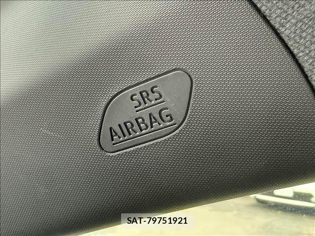 Toyota C-HR 2018-05 8371516-13