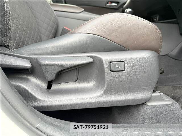 Toyota C-HR 2018-05 8371516-14