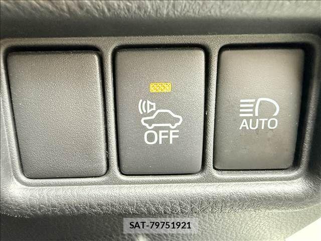 Toyota C-HR 2018-05 8371516-15