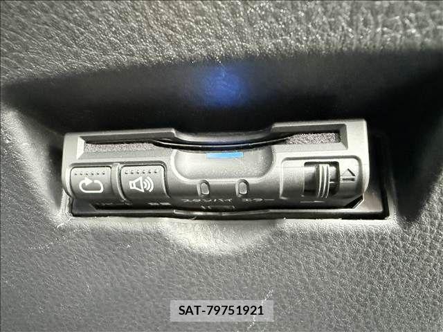 Toyota C-HR 2018-05 8371516-16