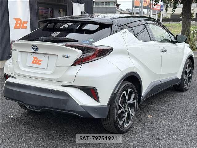 Toyota C-HR 2018-05 8371516-23