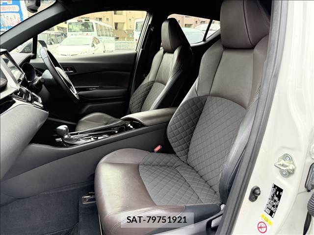 Toyota C-HR 2018-05 8371516-24