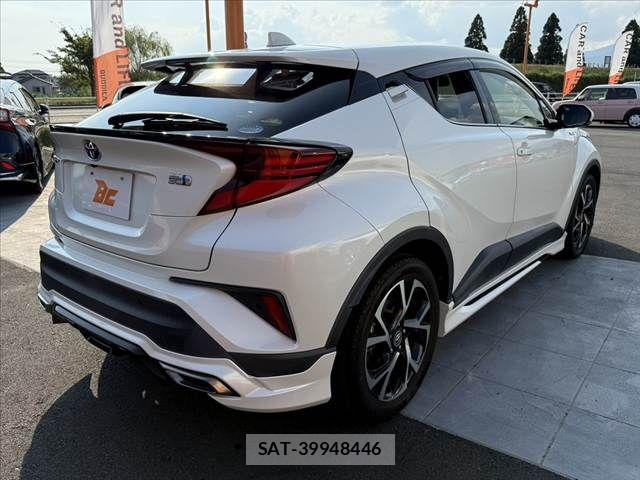 Toyota C-HR 2019-12 8411589-12
