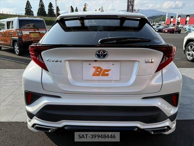 Toyota C-HR 2019-12 8411589-13