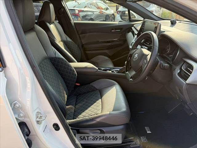 Toyota C-HR 2019-12 8411589-15