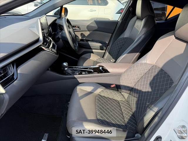 Toyota C-HR 2019-12 8411589-16