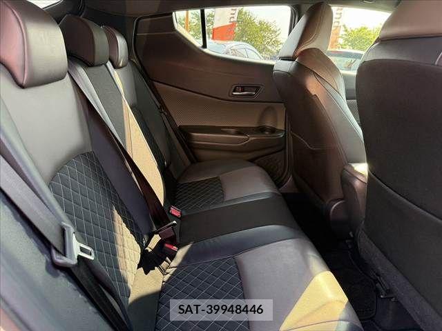 Toyota C-HR 2019-12 8411589-17