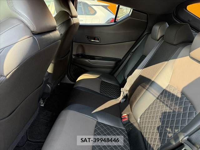Toyota C-HR 2019-12 8411589-18