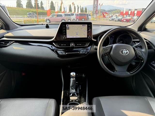 Toyota C-HR 2019-12 8411589-1