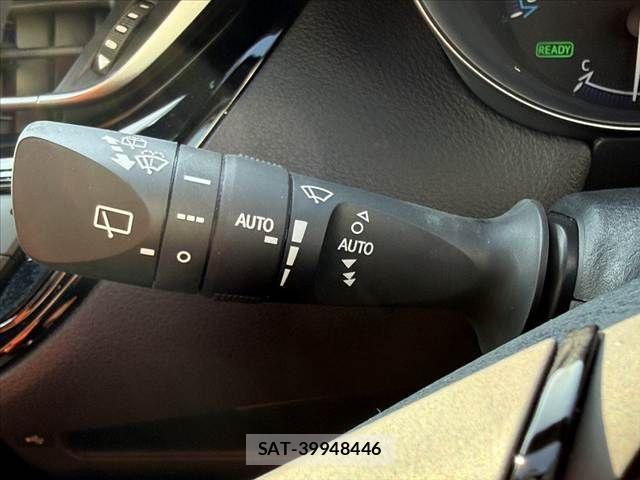 Toyota C-HR 2019-12 8411589-27