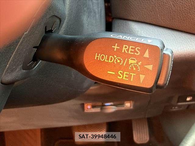 Toyota C-HR 2019-12 8411589-28