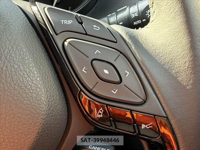 Toyota C-HR 2019-12 8411589-3