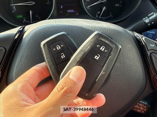 Toyota C-HR 2019-12 8411589-6