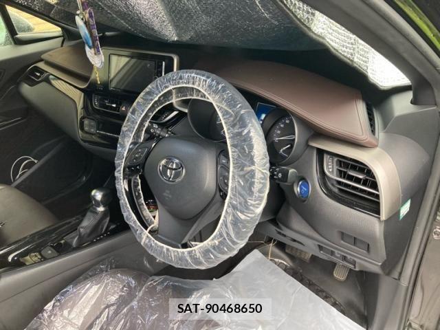 Toyota C-HR 2018-09 8411593-11