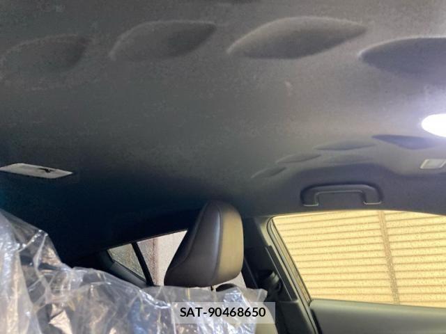 Toyota C-HR 2018-09 8411593-15