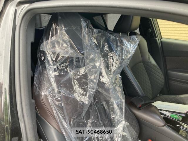 Toyota C-HR 2018-09 8411593-16