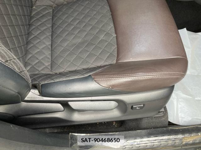 Toyota C-HR 2018-09 8411593-17