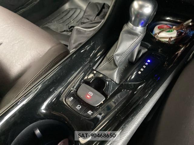 Toyota C-HR 2018-09 8411593-22