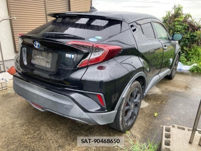 Toyota C-HR 2018-09 8411593-2