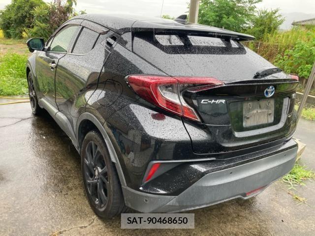 Toyota C-HR 2018-09 8411593-3