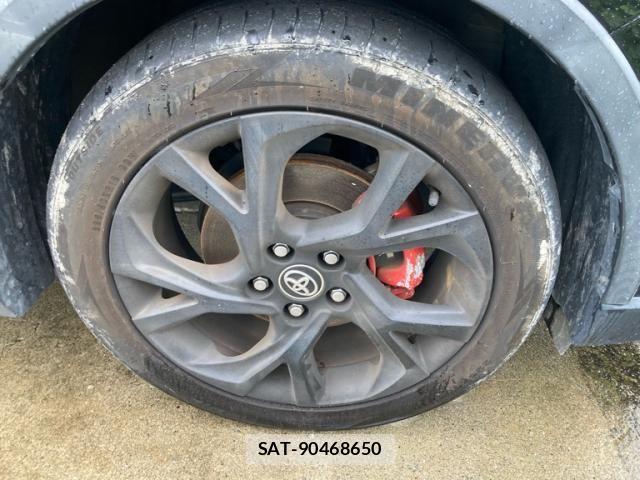 Toyota C-HR 2018-09 8411593-5