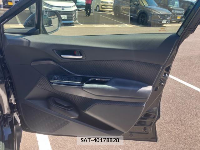 Toyota C-HR 2020-03 8411591-11