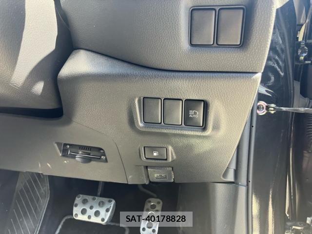 Toyota C-HR 2020-03 8411591-12