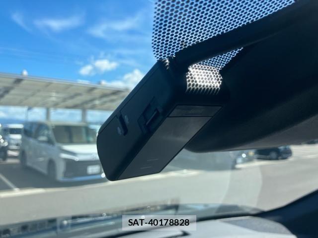 Toyota C-HR 2020-03 8411591-21
