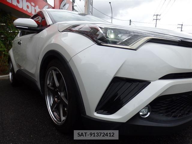 Toyota C-HR 2019-01 8437990-9