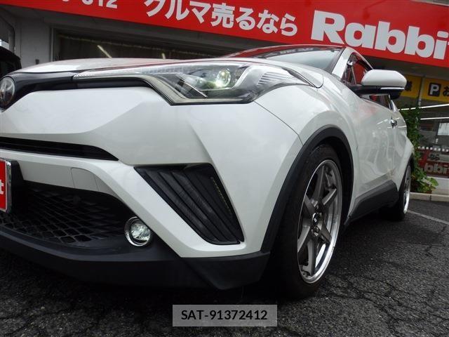 Toyota C-HR 2019-01 8437990-11