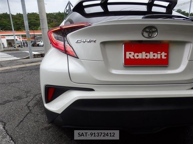 Toyota C-HR 2019-01 8437990-12