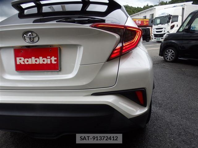 Toyota C-HR 2019-01 8437990-14