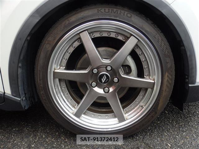 Toyota C-HR 2019-01 8437990-16