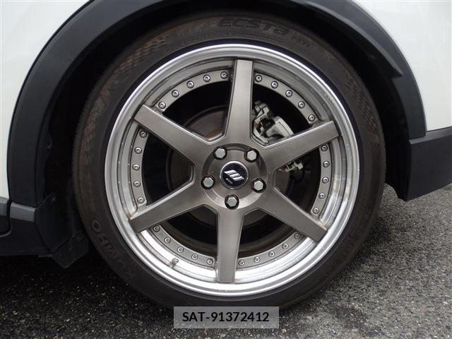 Toyota C-HR 2019-01 8437990-18