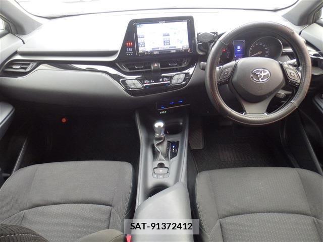 Toyota C-HR 2019-01 8437990-25