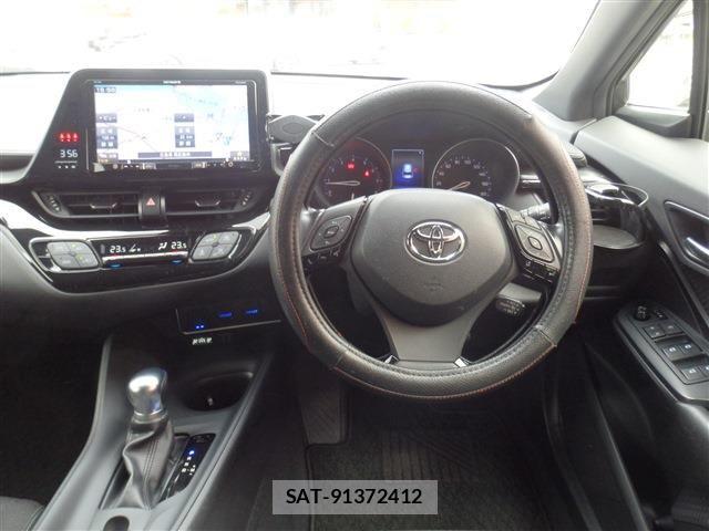 Toyota C-HR 2019-01 8437990-26