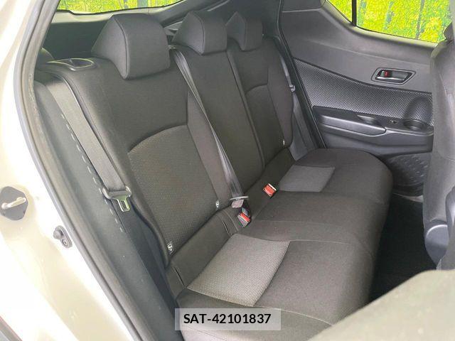 Toyota C-HR 2019-04 8457169-9