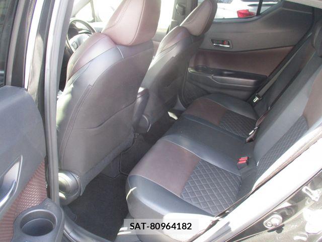 Toyota C-HR 2017-09 8457173-16