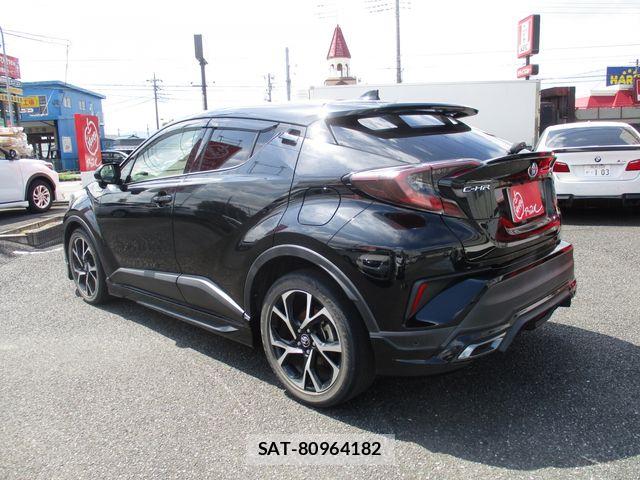 Toyota C-HR 2017-09 8457173-5