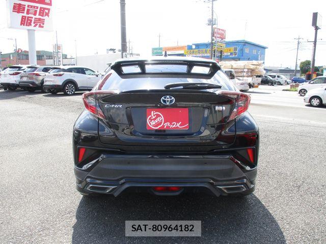 Toyota C-HR 2017-09 8457173-6