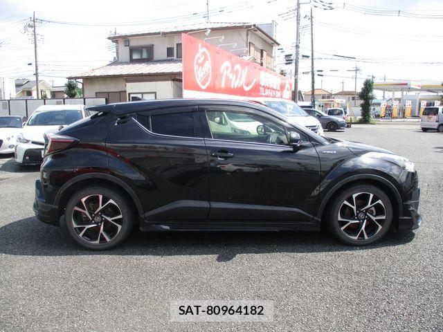 Toyota C-HR 2017-09 8457173-8