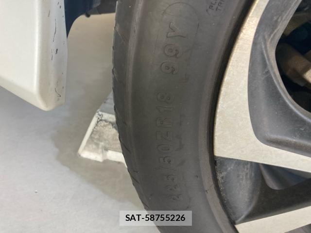 Toyota C-HR 2017-09 8457174-15