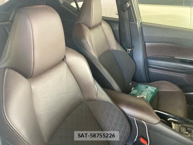 Toyota C-HR 2017-09 8457174-17