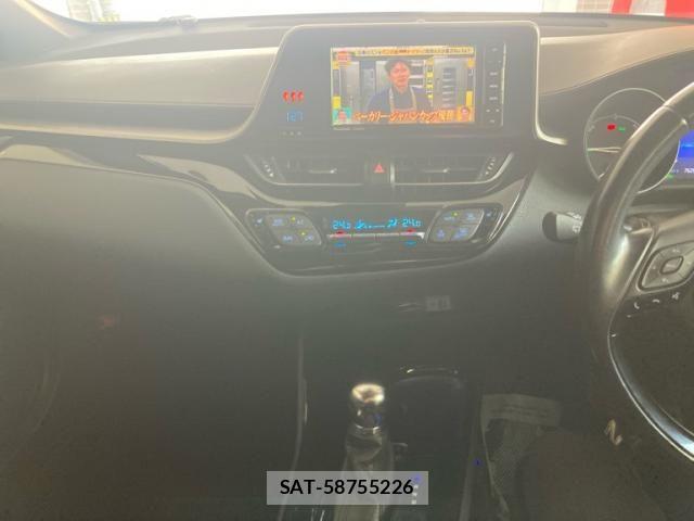 Toyota C-HR 2017-09 8457174-25