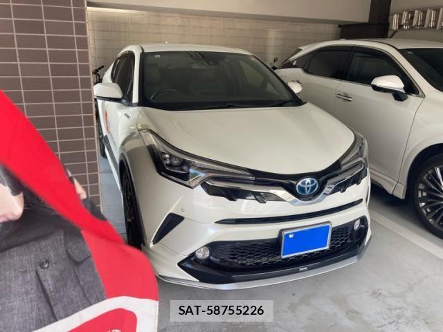 Toyota C-HR 2017-09 8457174-2