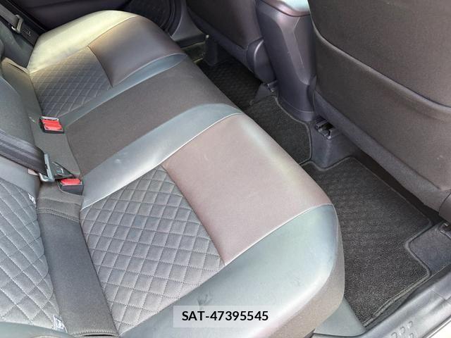 Toyota C-HR 2017-06 8485154-9