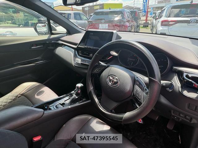 Toyota C-HR 2017-06 8485154-11