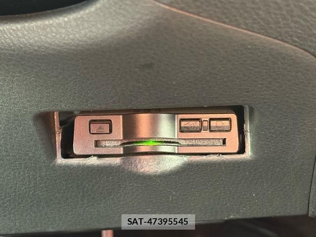 Toyota C-HR 2017-06 8485154-18