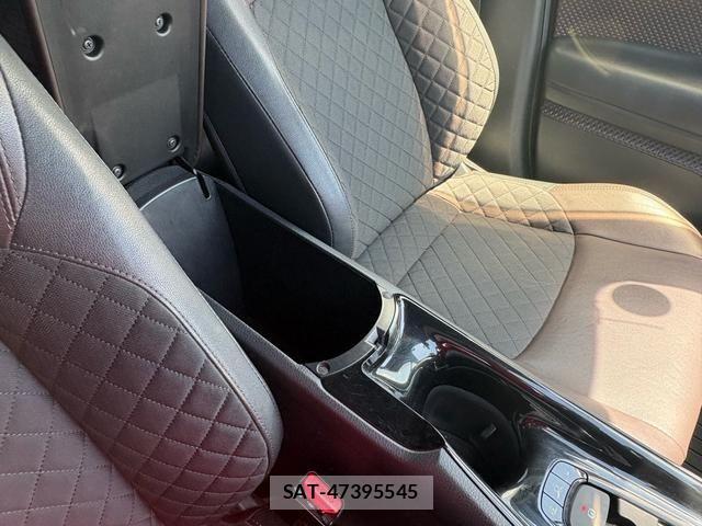 Toyota C-HR 2017-06 8485154-25