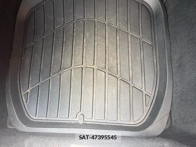 Toyota C-HR 2017-06 8485154-26